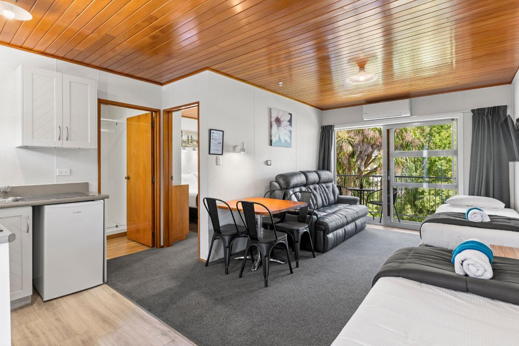 Asure Brookvale Motel Wanaka Buitenkant foto