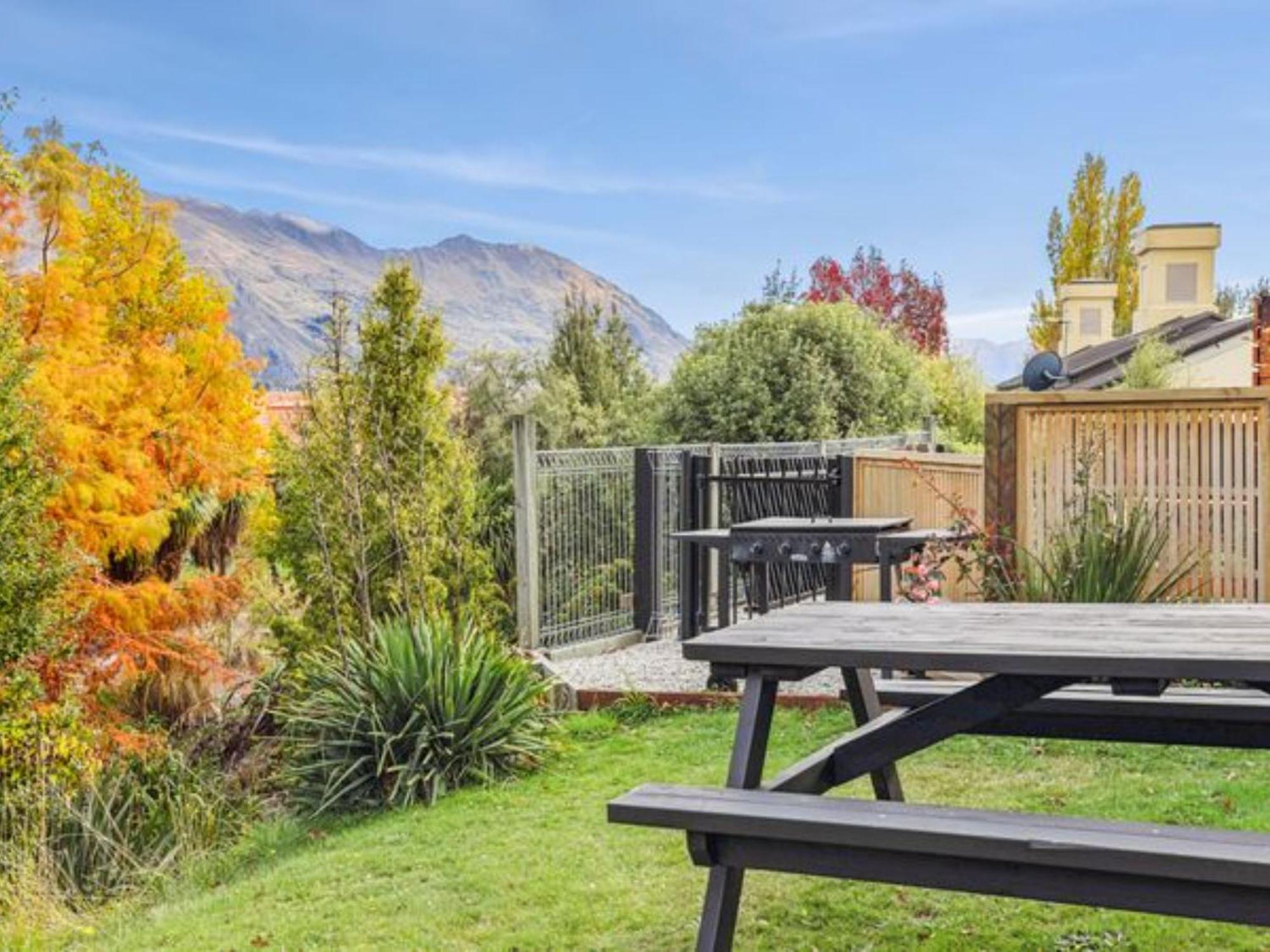 Asure Brookvale Motel Wanaka Buitenkant foto